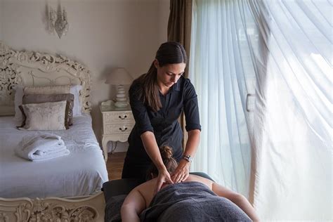 Intimate massage Erotic massage Hikari
